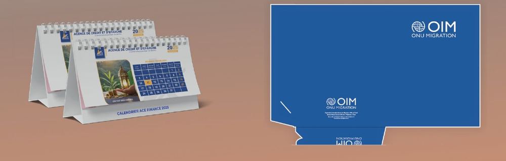 Calendriers de bureau et chemise à rabats imprimés